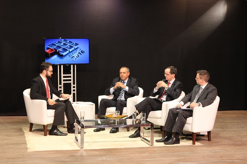 O assessor do Tribunal de Contas fez participação ao vivo no programa da TV Assembleia (Foto: Karina Camargos Coutinho)